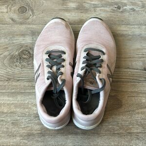 Women’s running shoe